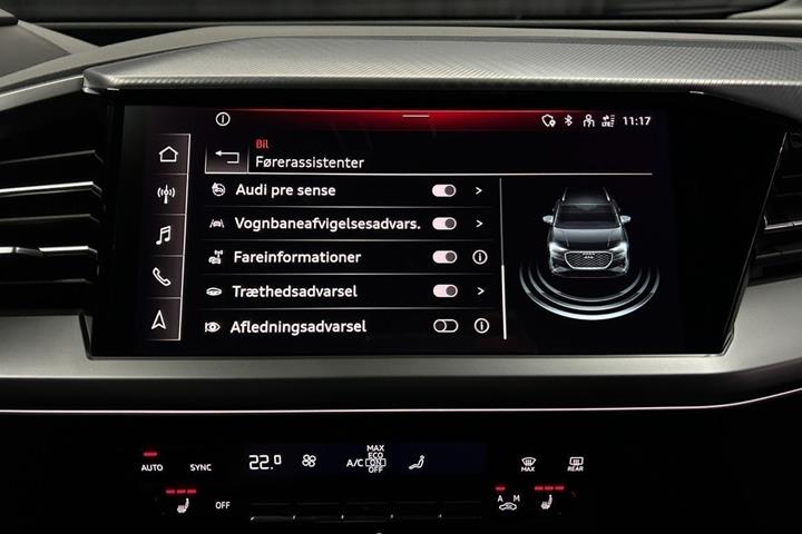 Grå Audi Q4 e-tron fra 2024