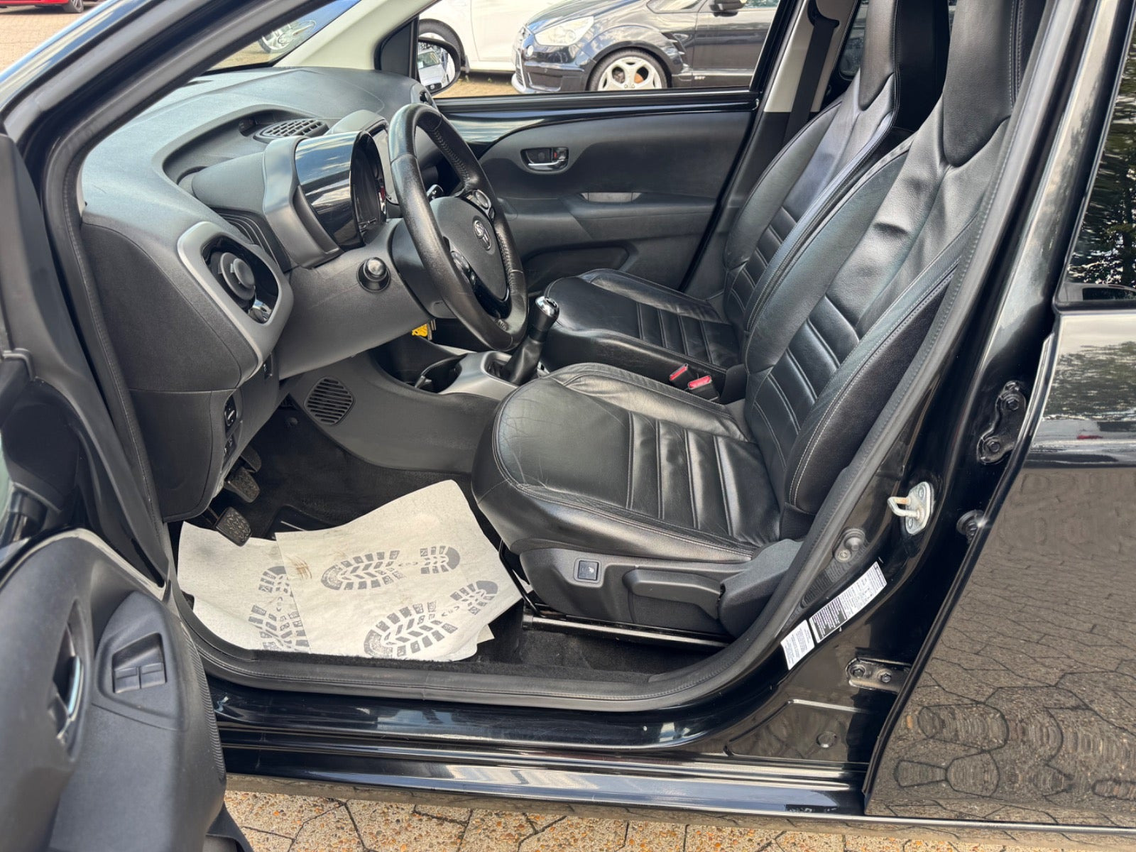 Sort Toyota Aygo fra 2019