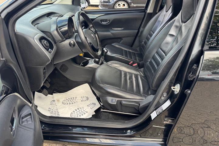 Sort Toyota Aygo fra 2019