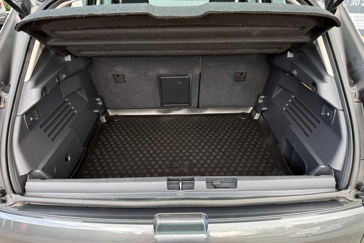 Grå Peugeot 3008 fra 2015