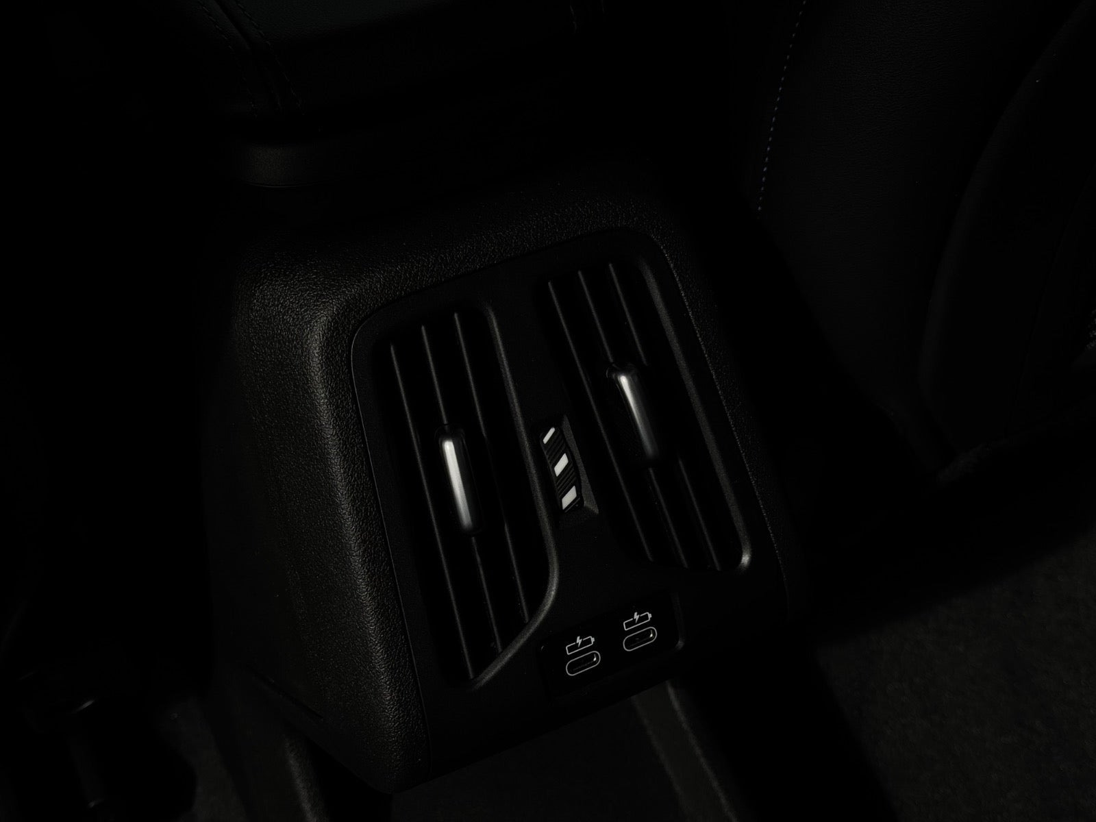 Hvid BMW iX1 fra 2023