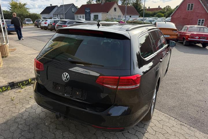 Sort VW Passat fra 2018