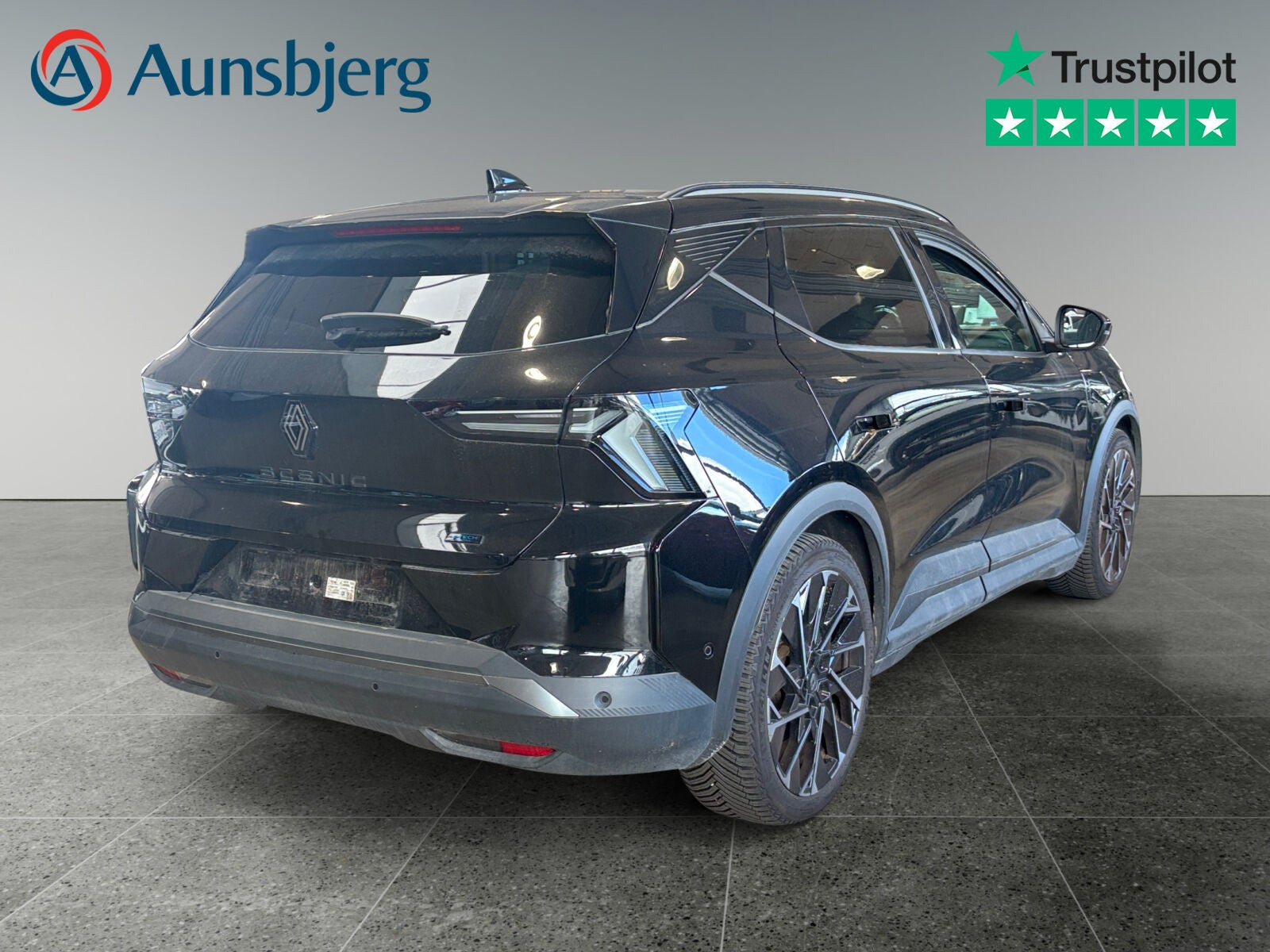 Sort Renault Scenic E-Tech fra 2024