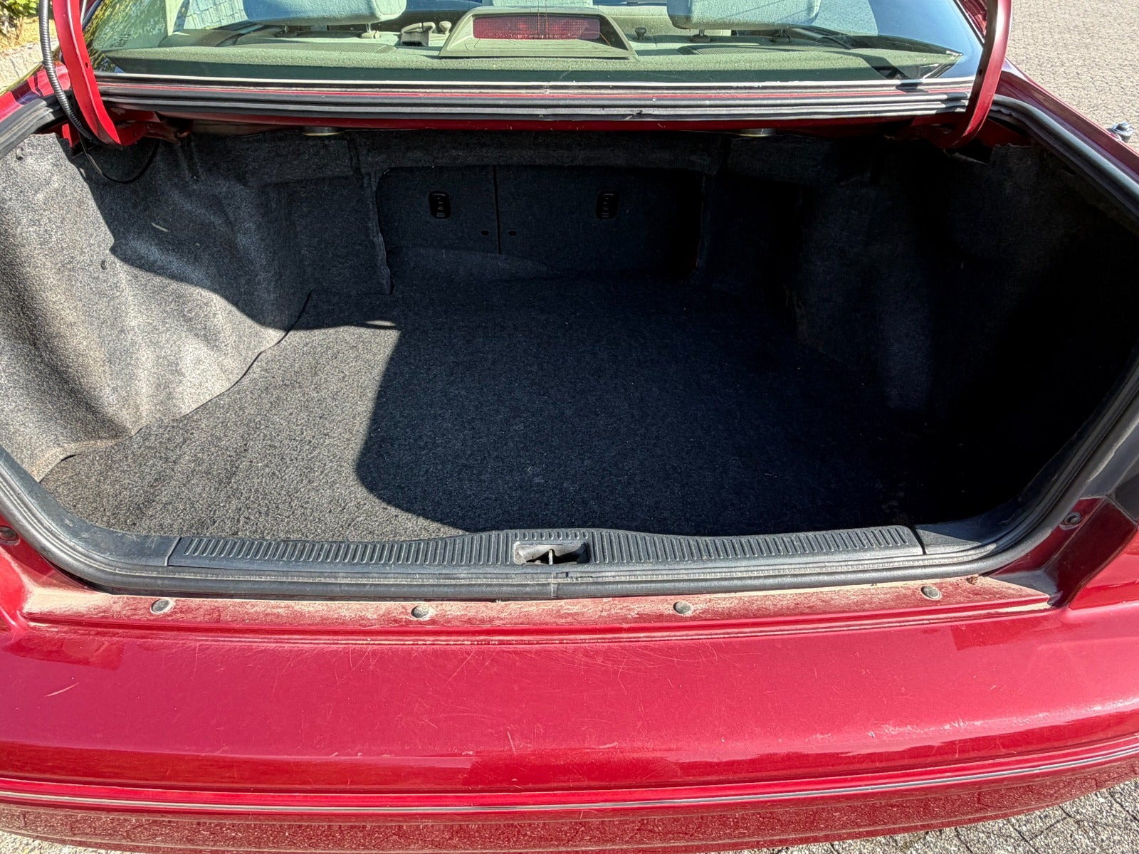 Grå Toyota Camry fra 1998