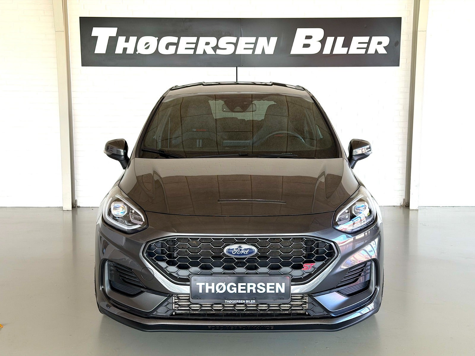 Grå Ford Fiesta fra 2022