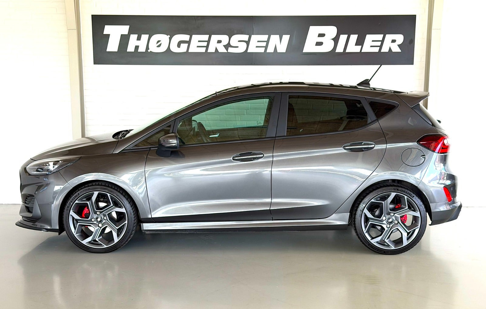 Grå Ford Fiesta fra 2022