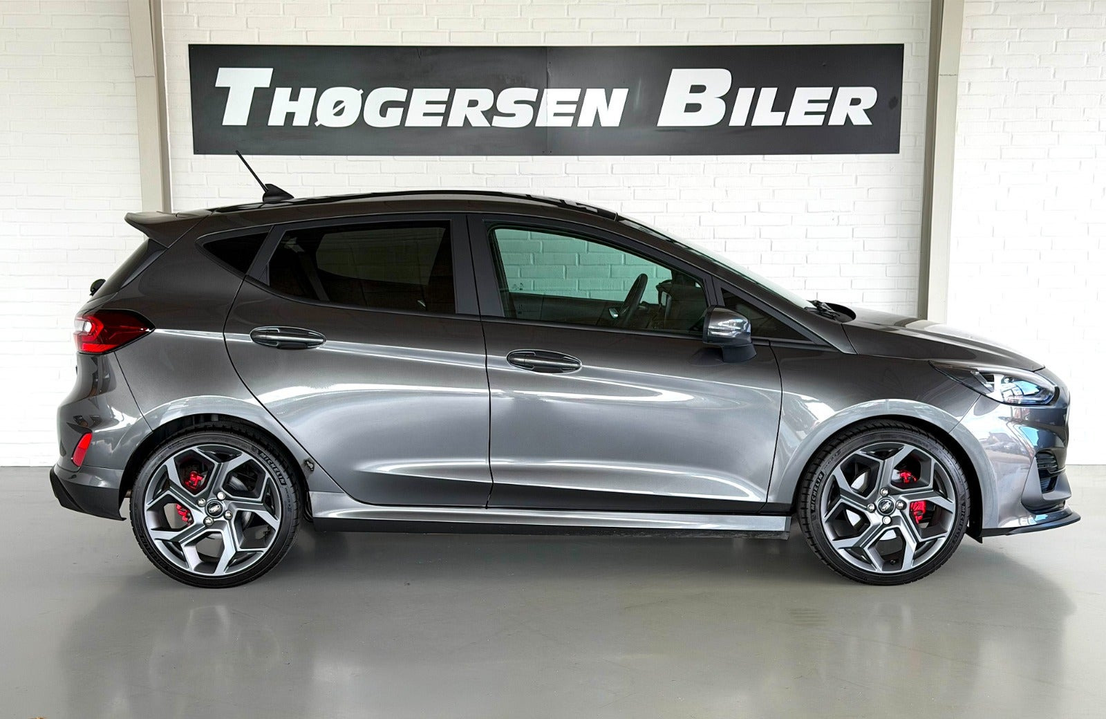 Grå Ford Fiesta fra 2022