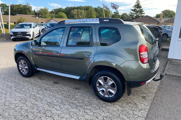 Grøn Dacia Duster fra 2014