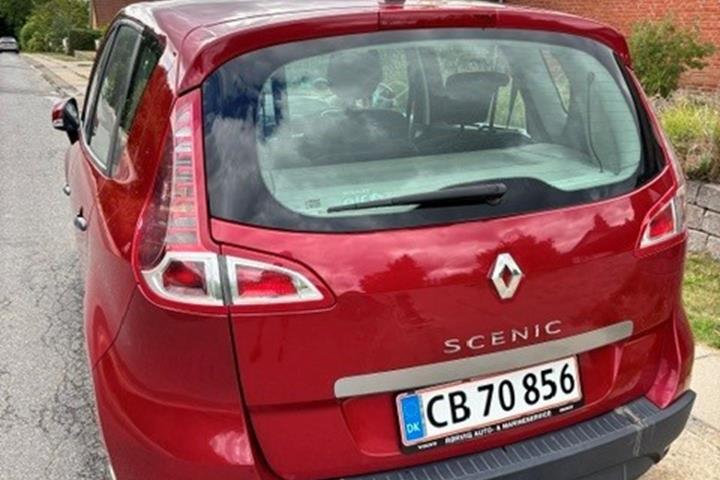 Rød Renault Scénic fra 2011