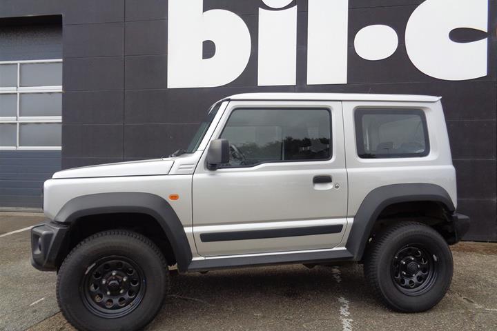 Grå Suzuki Jimny fra 2019