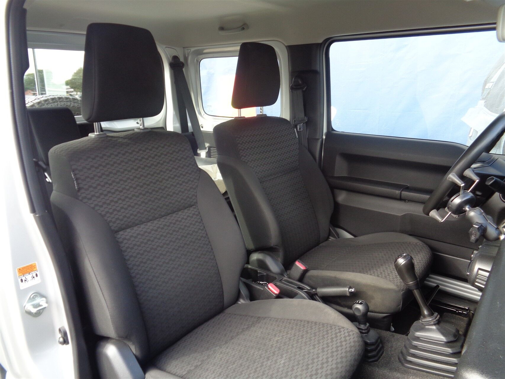 Grå Suzuki Jimny fra 2019