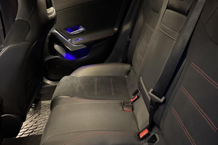 Sort Mercedes CLA fra 2019