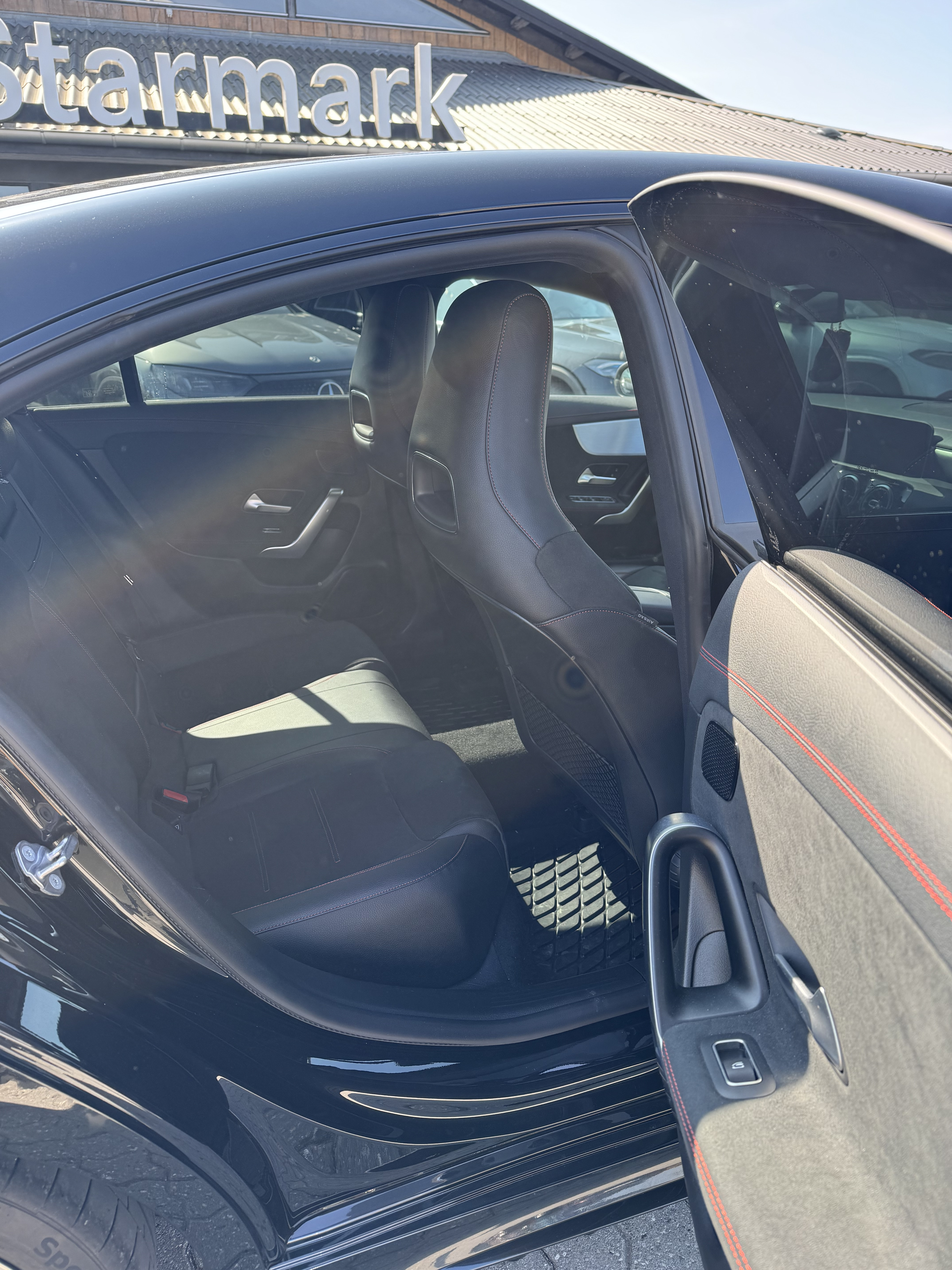 Sort Mercedes CLA fra 2019