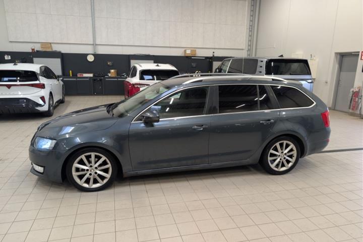Grå Skoda Octavia fra 2015