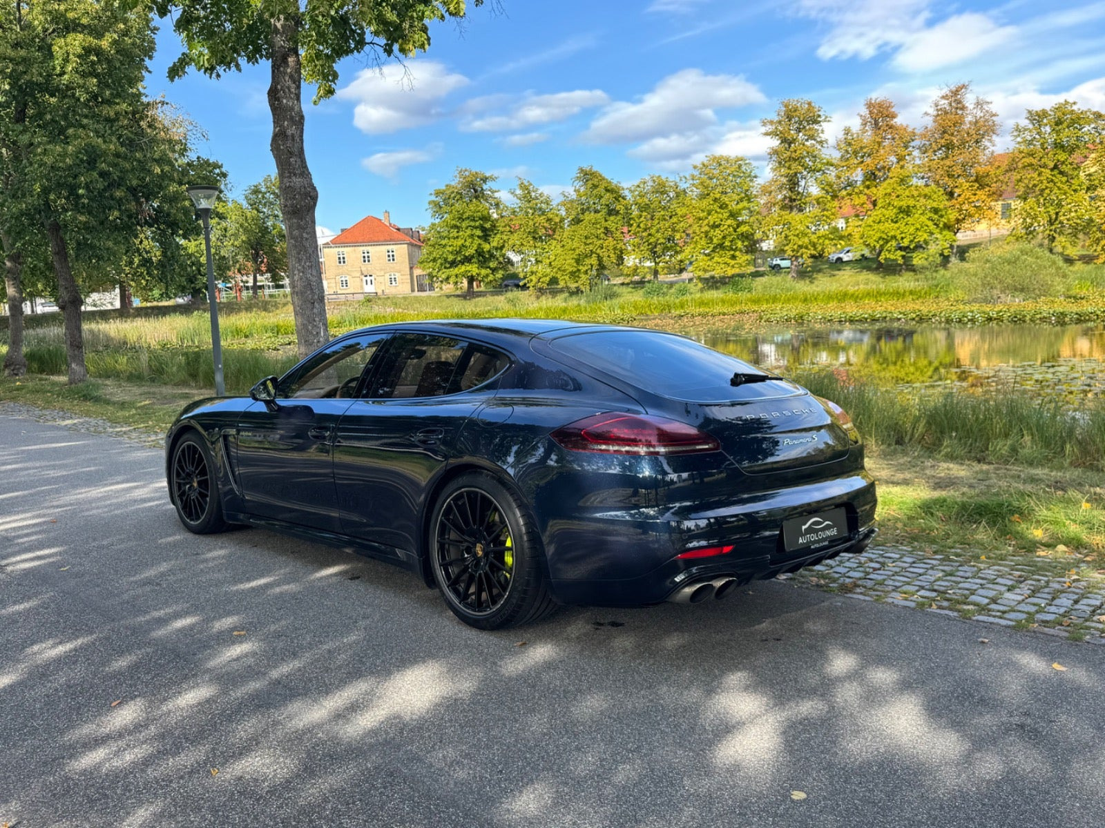Blå Porsche Panamera S fra 2016
