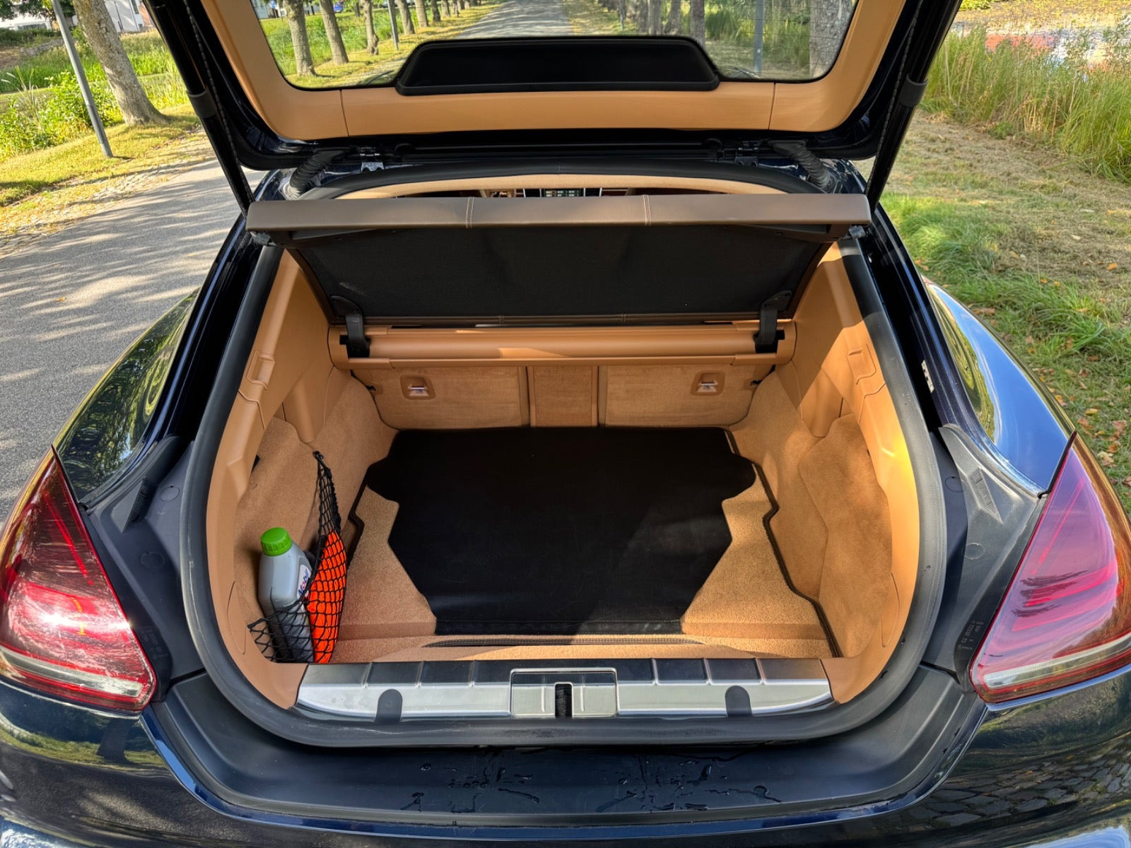Blå Porsche Panamera S fra 2016