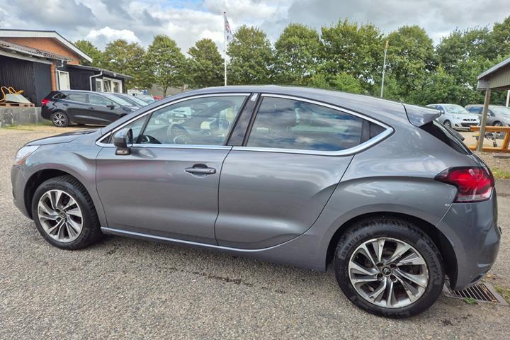 Grøn Citroën DS4 fra 2012