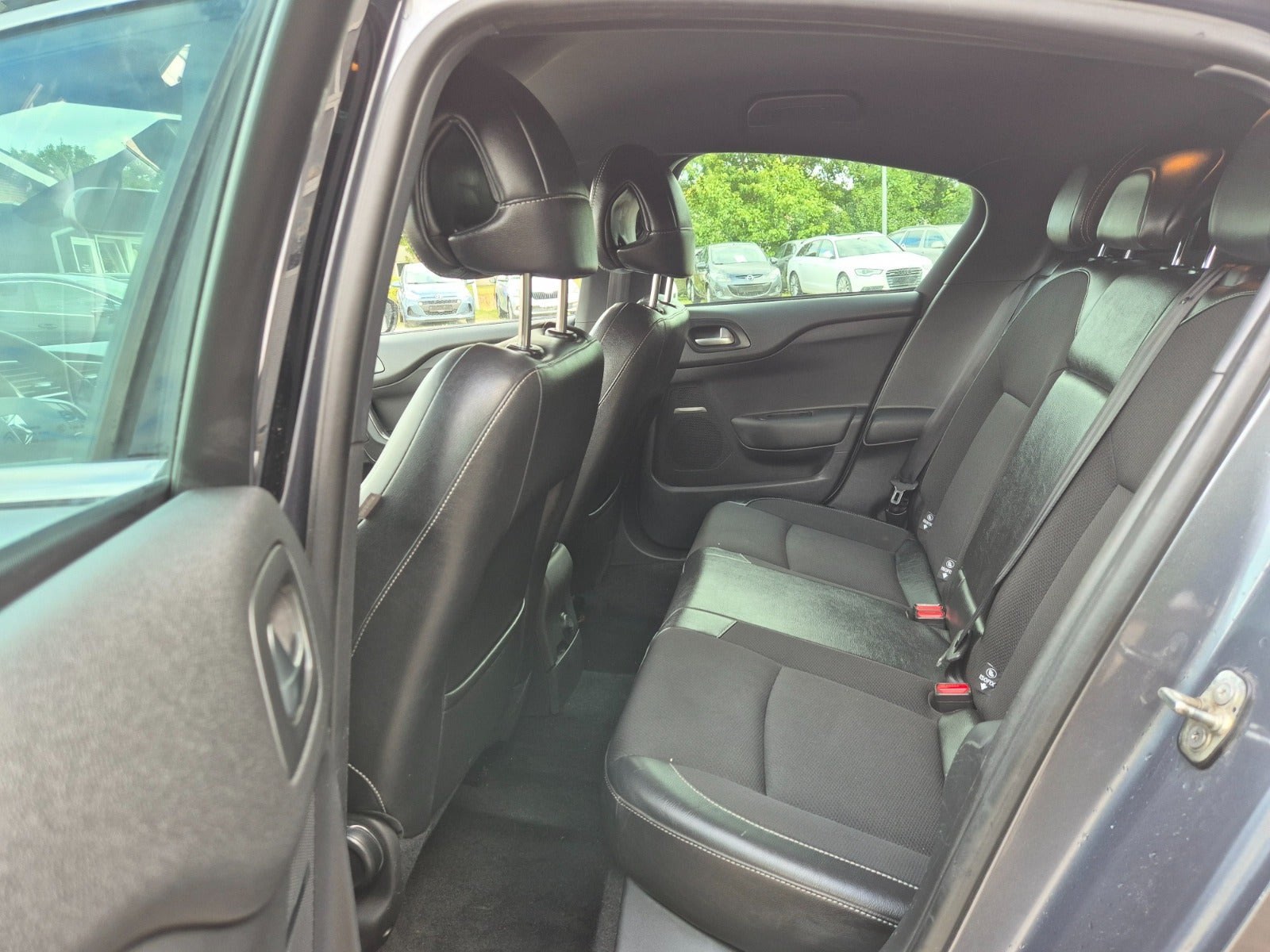 Grøn Citroën DS4 fra 2012