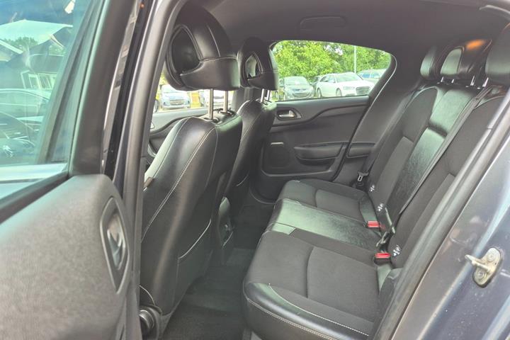Grøn Citroën DS4 fra 2012