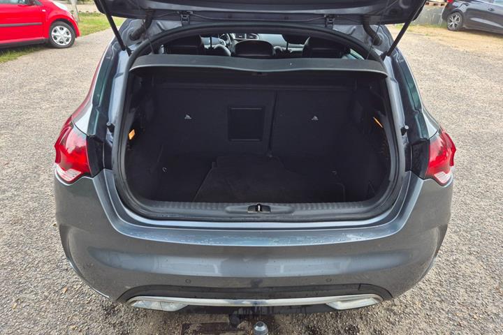 Grøn Citroën DS4 fra 2012