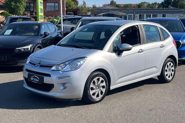 Sølv Citroën C3 fra 2014 set udefra