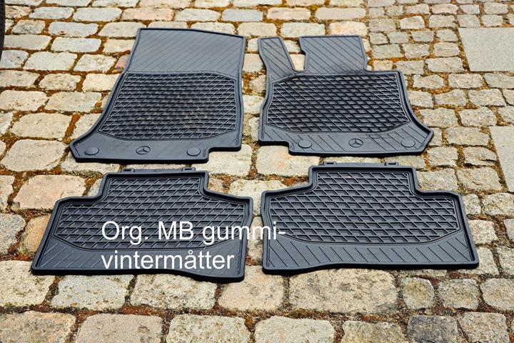 Grå Mercedes EQC fra 2020