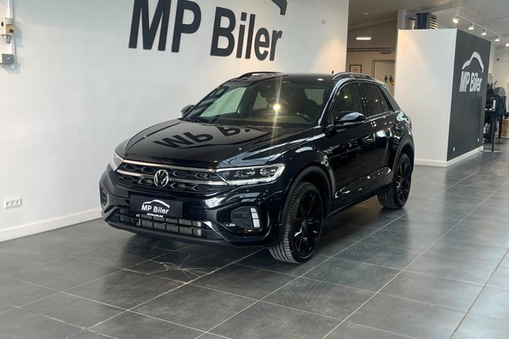 Sort VW T-Roc fra 2024 set udefra