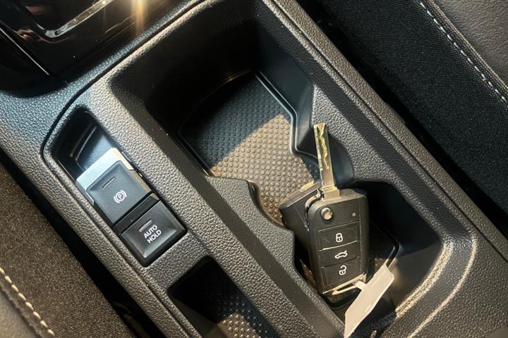 Sort VW T-Roc fra 2024