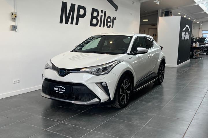 Hvid Toyota C-HR fra 2022
