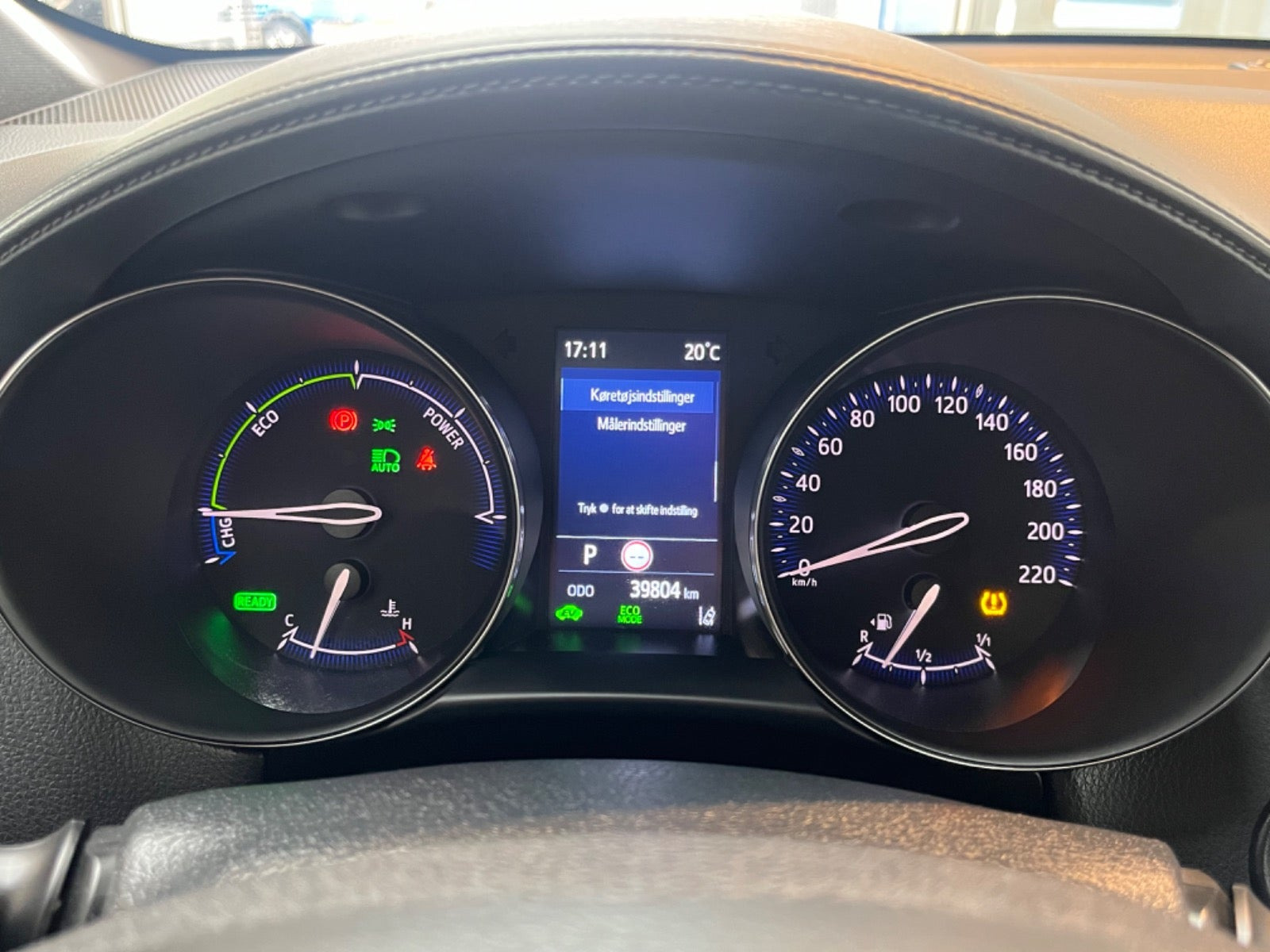 Hvid Toyota C-HR fra 2022