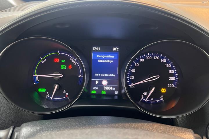 Hvid Toyota C-HR fra 2022