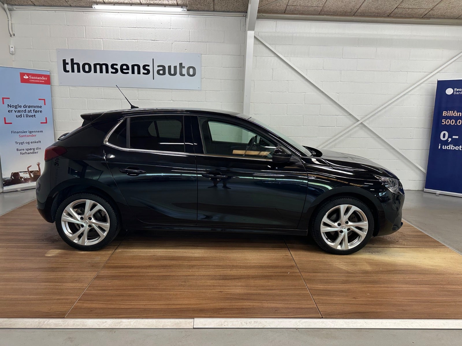 Sort Opel Corsa fra 2020