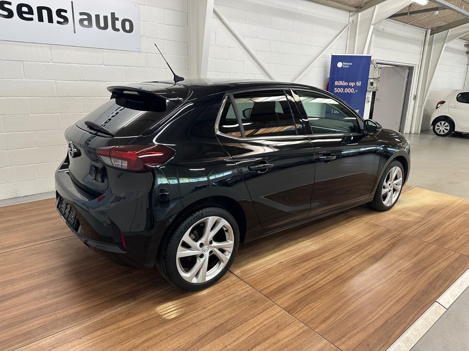 Sort Opel Corsa fra 2020