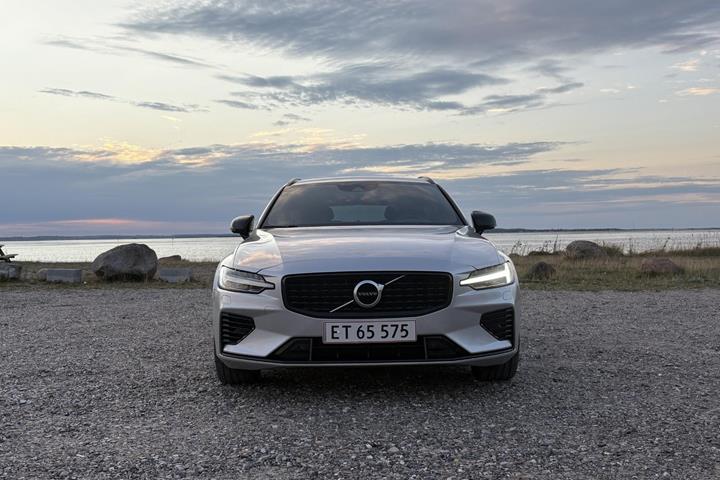 Sølv Volvo V60 fra 2021