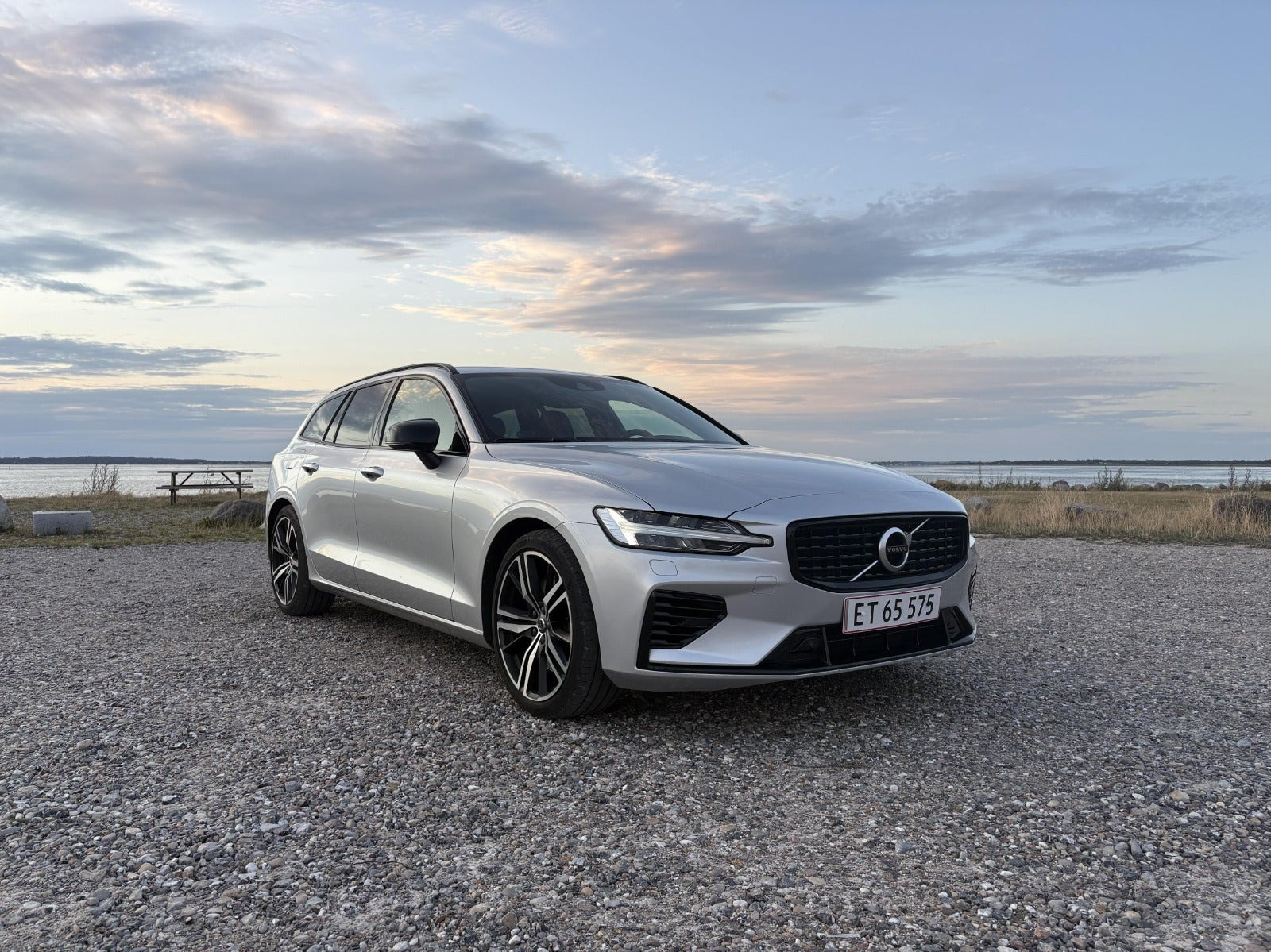Sølv Volvo V60 fra 2021