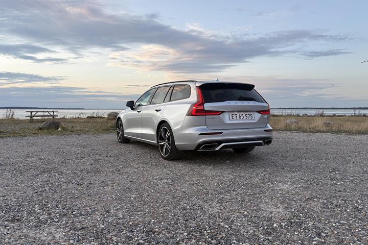 Sølv Volvo V60 fra 2021