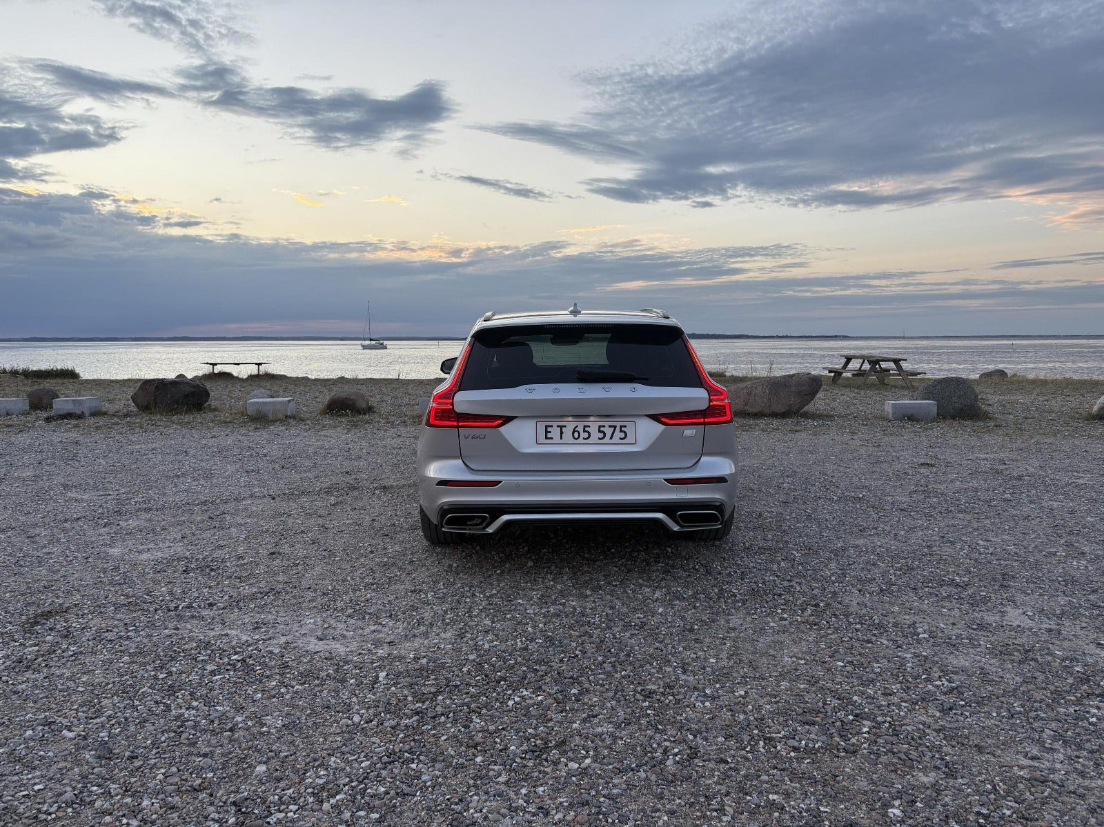 Sølv Volvo V60 fra 2021