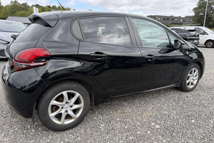 undefined Peugeot 208 fra 2016