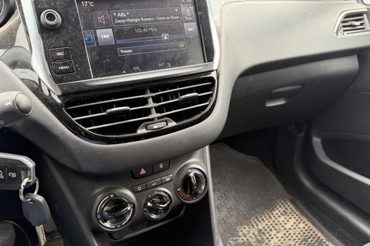 undefined Peugeot 208 fra 2016