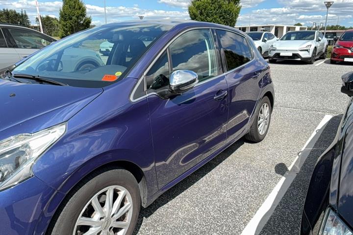 undefined Peugeot 208 fra 2017