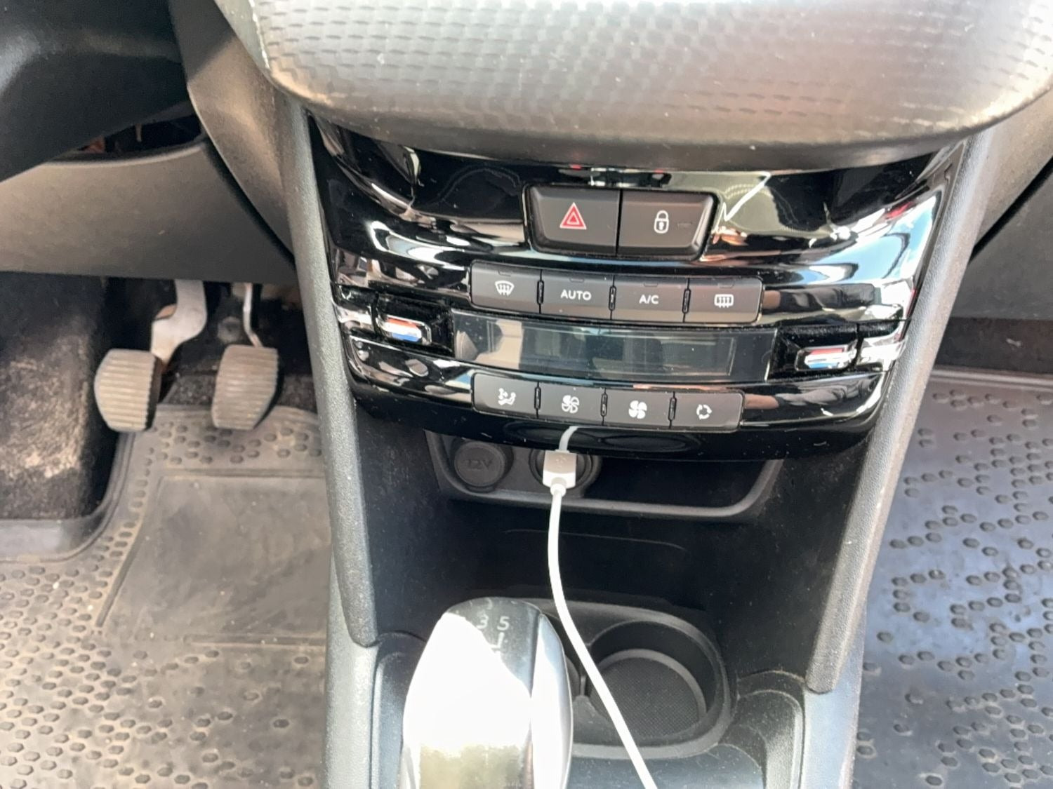 undefined Peugeot 208 fra 2017