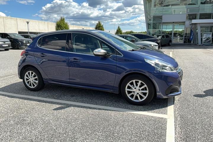 undefined Peugeot 208 fra 2017