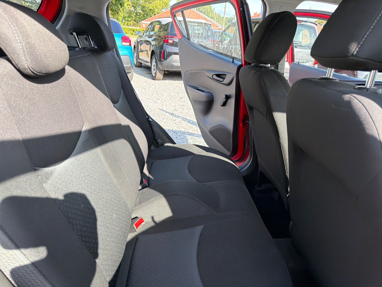 Rød Opel Karl fra 2017