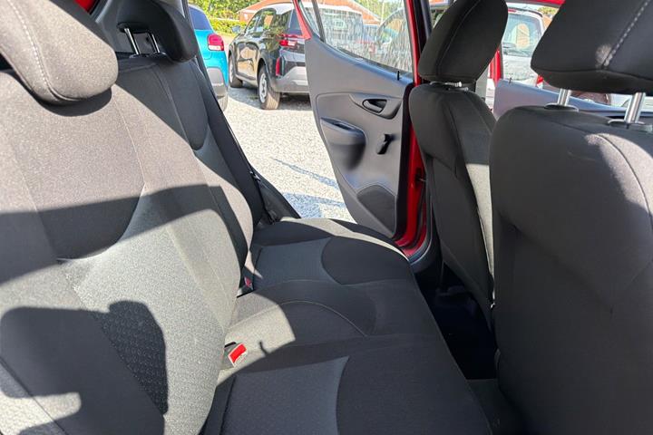 Rød Opel Karl fra 2017