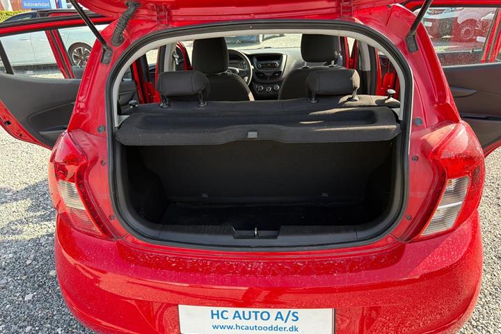 Rød Opel Karl fra 2017