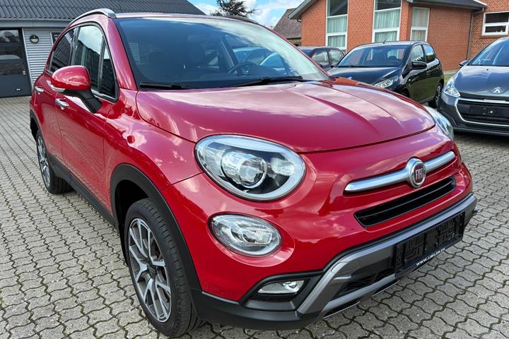 Rød Fiat 500X fra 2015