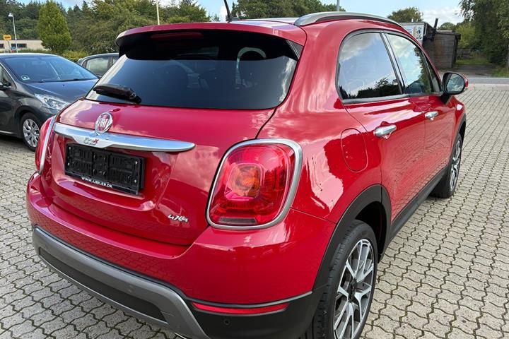 Rød Fiat 500X fra 2015