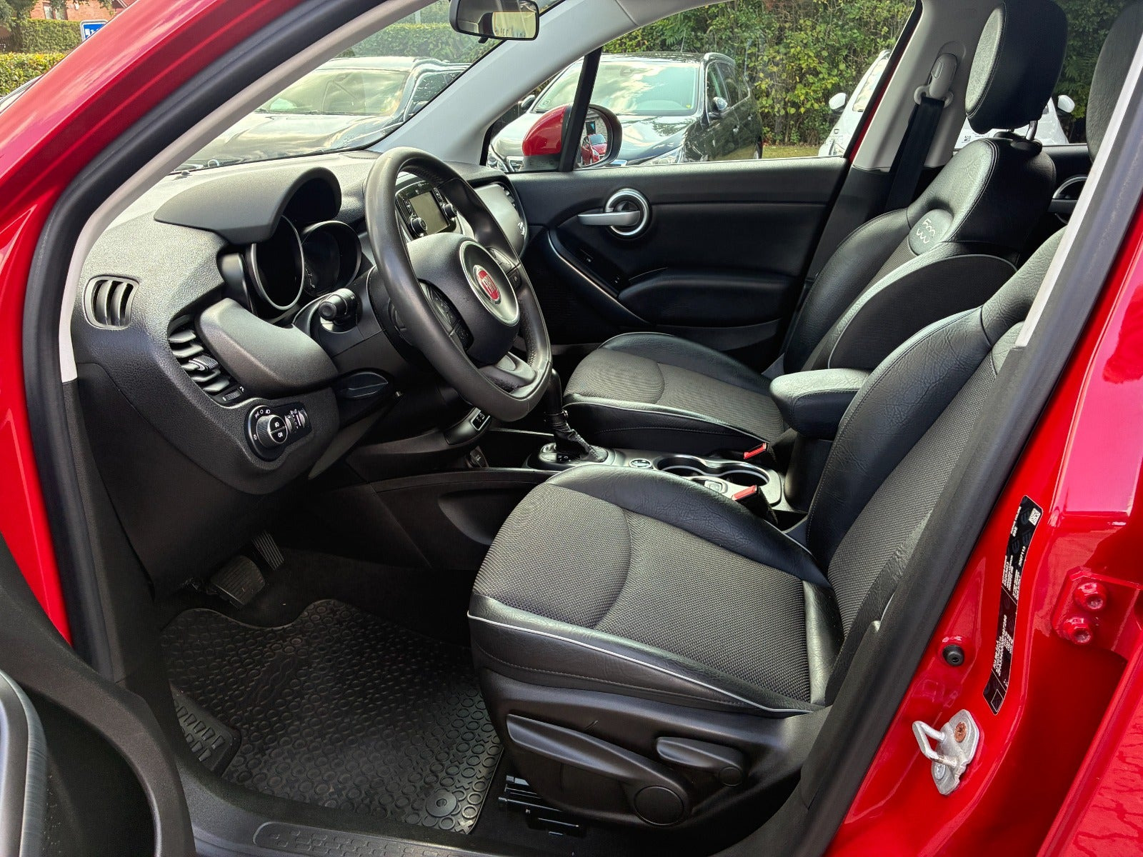 Rød Fiat 500X fra 2015