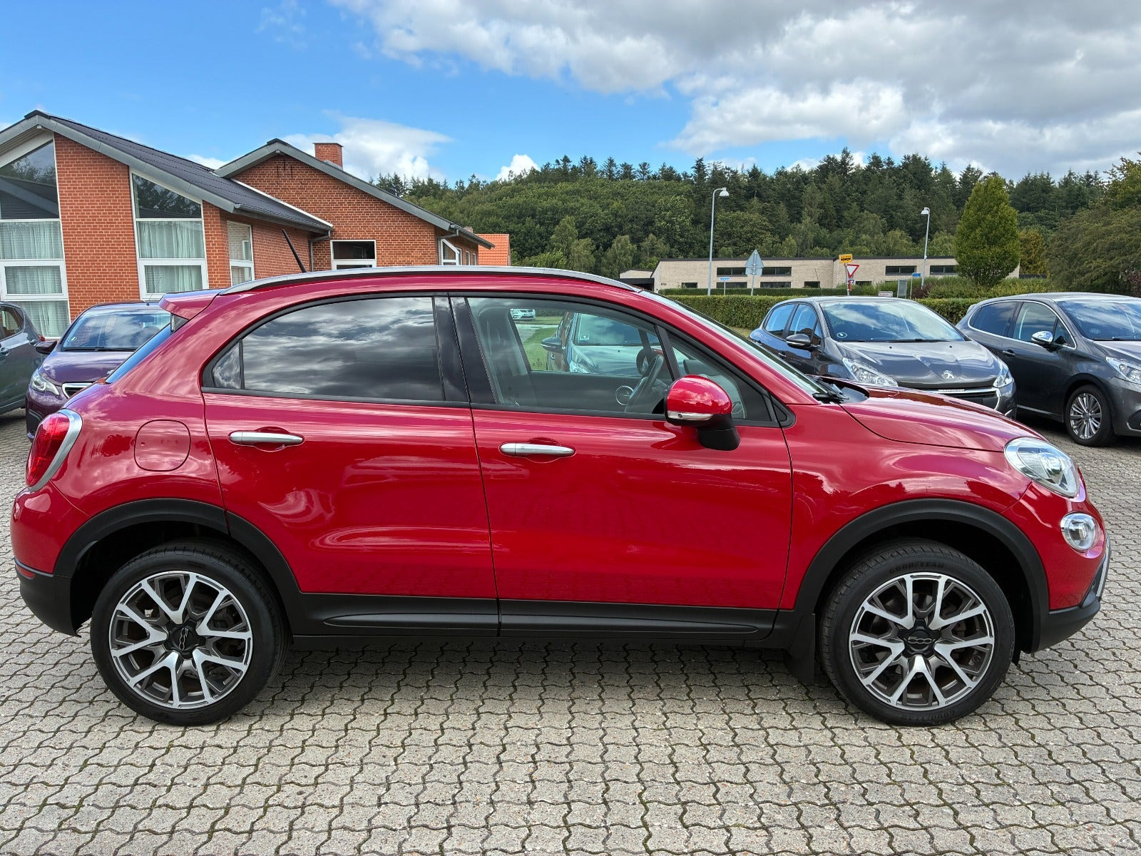 Rød Fiat 500X fra 2015