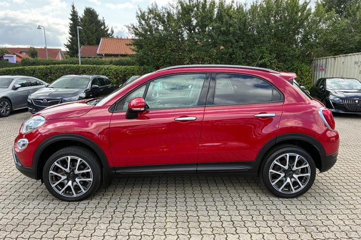 Rød Fiat 500X fra 2015